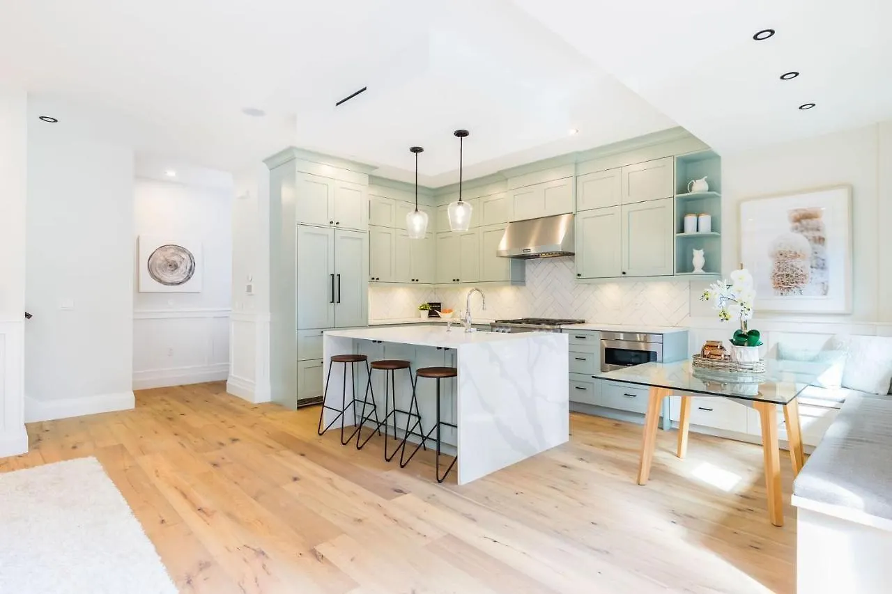 Homestay Easeful 2 Bedroom Unit Near English Bay Vancouver